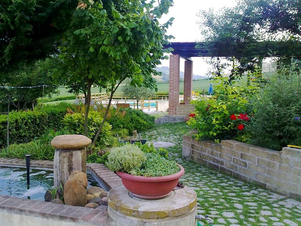 Agriturismo Gli Ippocastani Villa Pergola Exterior foto