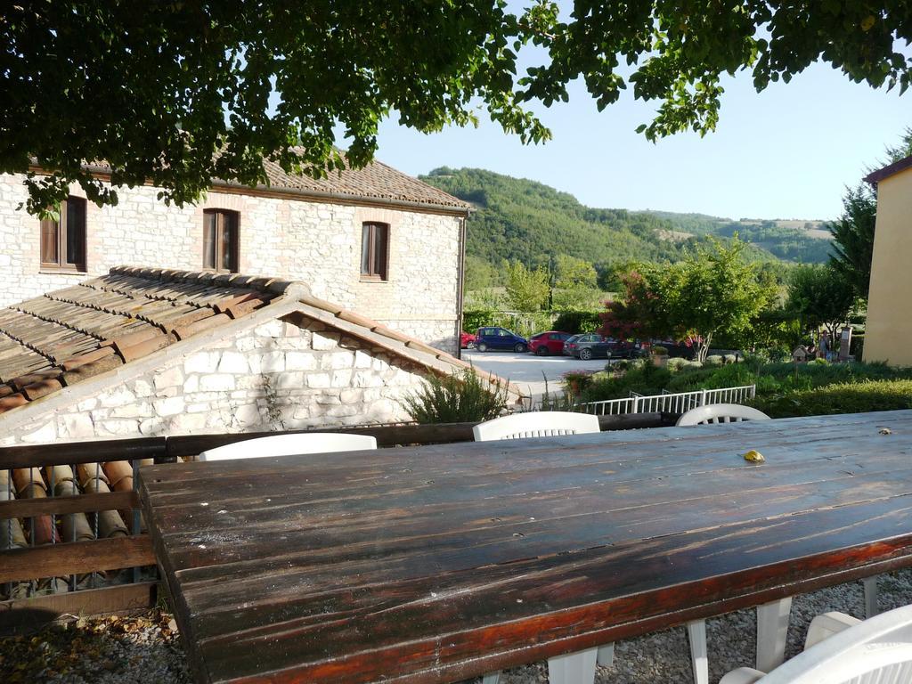 Agriturismo Gli Ippocastani Villa Pergola Exterior foto