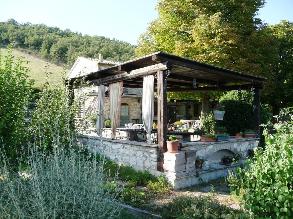 Agriturismo Gli Ippocastani Villa Pergola Exterior foto